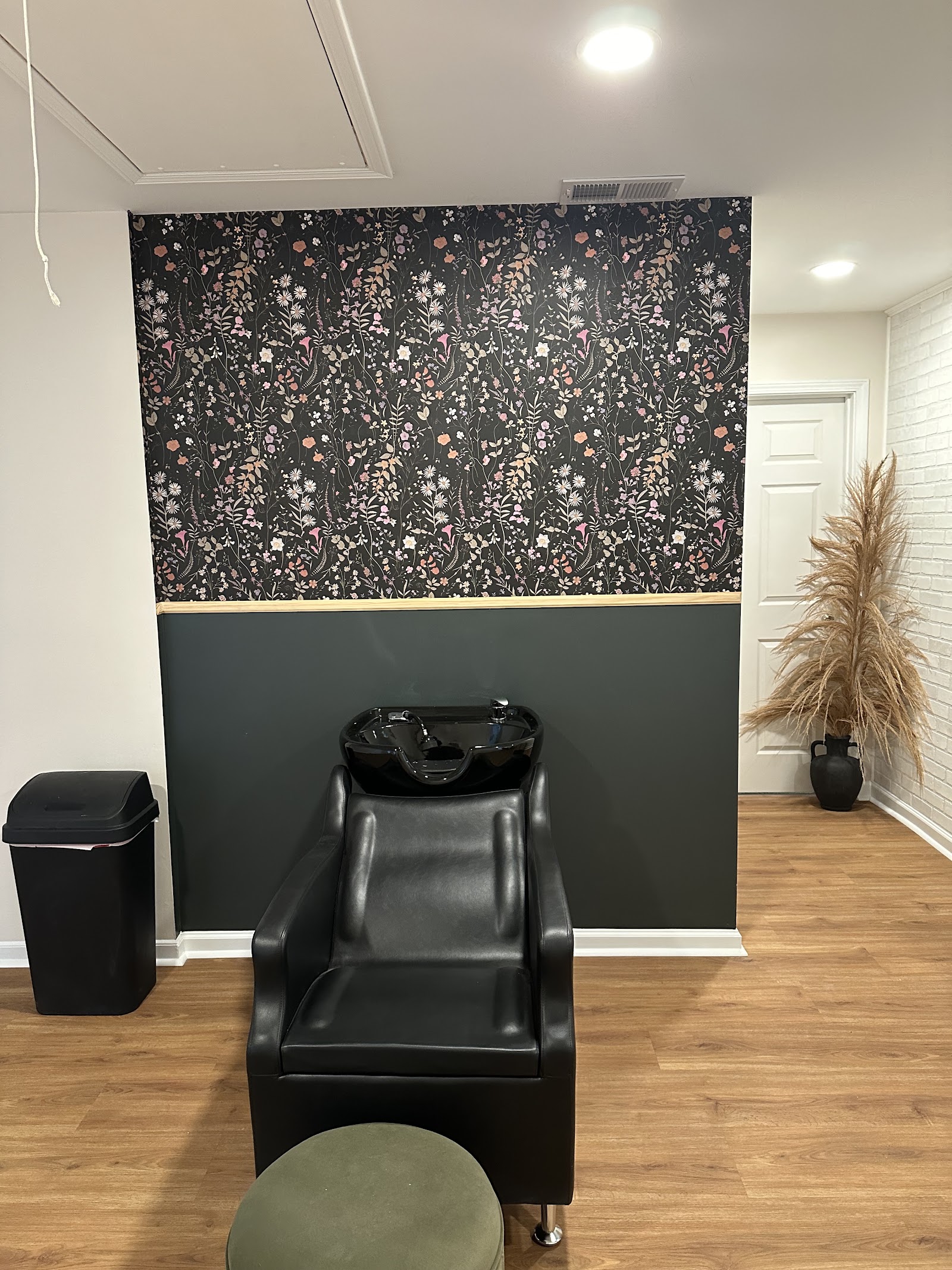 Jane & Co. Hair Salon nail photo 4